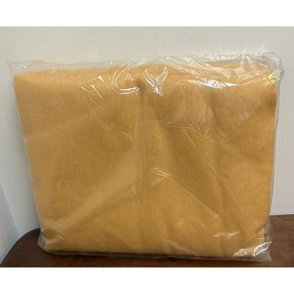 Vintage Beacon Blanket Harvest Gold Mustard Yellow 72" x 90" Nylon Trim NEW NOS - Picture 3 of 6